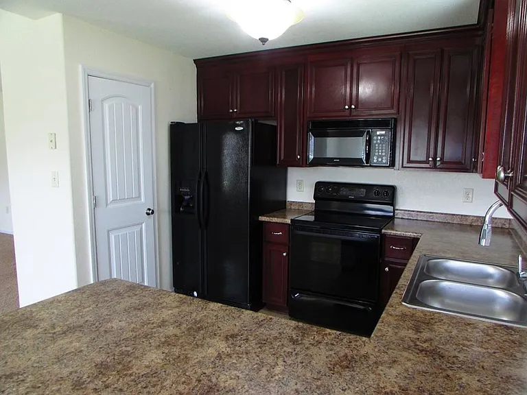 4717 Custer Dr — Photo 6