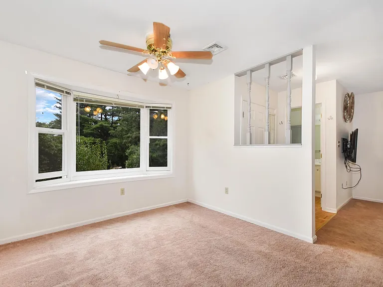307 Jonathan Ct — Photo 10