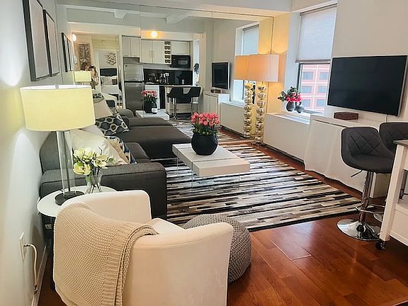 2nd image of 150 W 51st St APT 1420