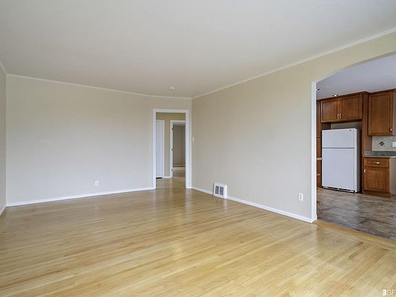 4th image of 1990 29th Ave