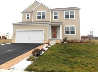 313 Pigott Dr, Florence, NJ 08518