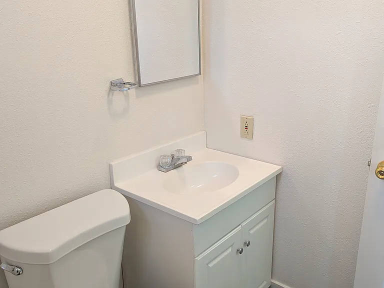 238 E First North St #3 — Photo 18