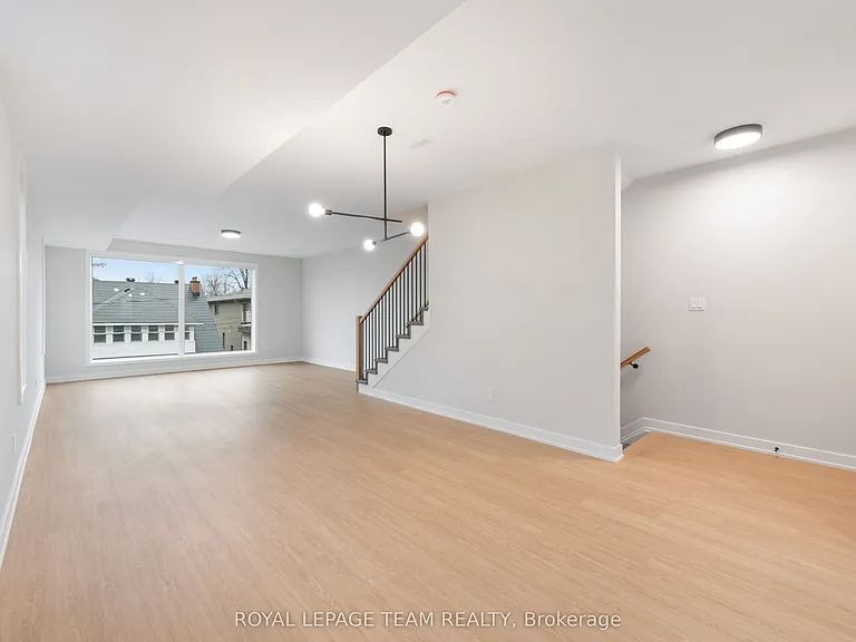 49 Grosvenor Ave #3 — Photo 5