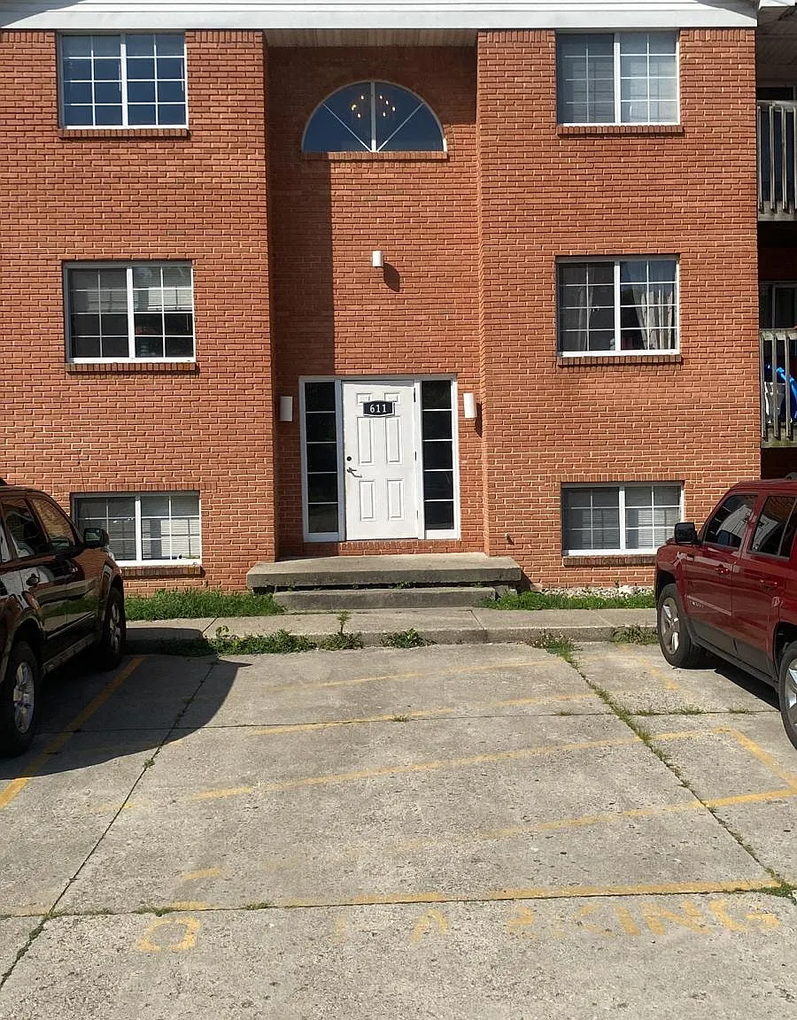 2 bed, 900 sqft, $950 — Photo 2