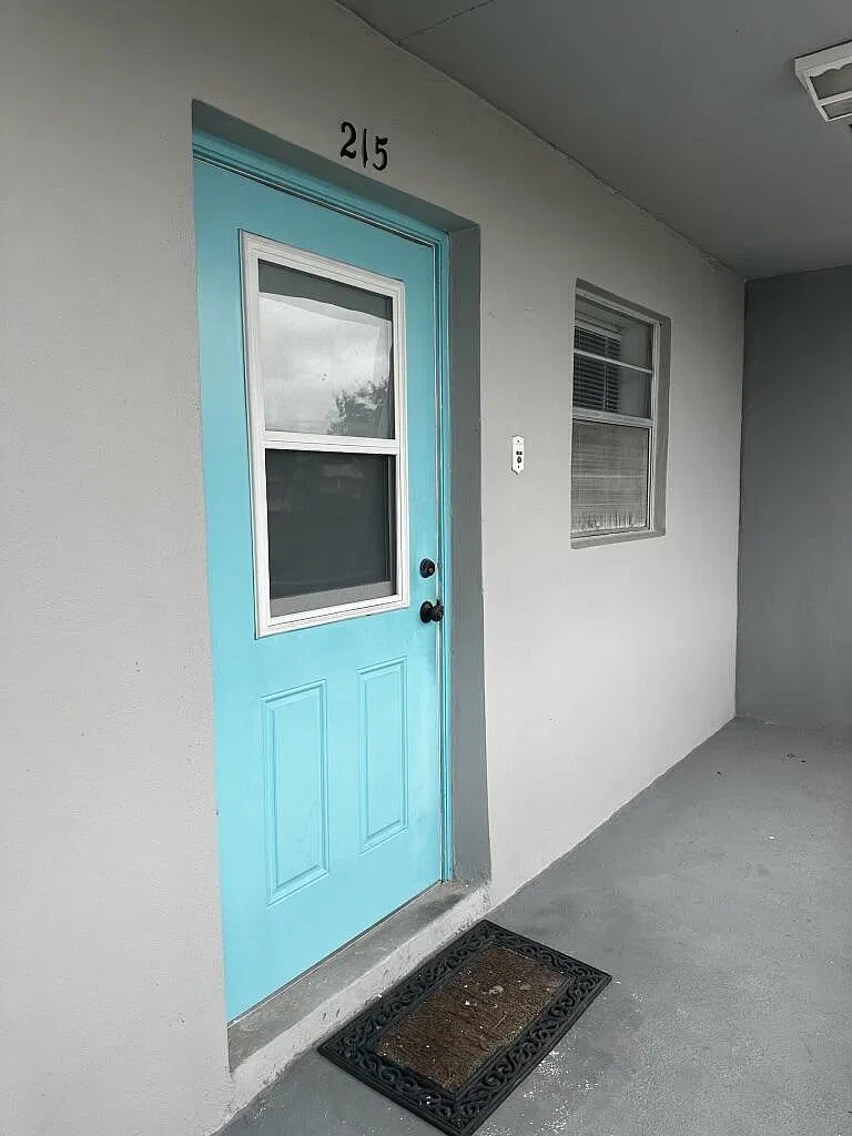2 bed, 2.0 bath, 1024 sqft, $2,100 — Photo 2
