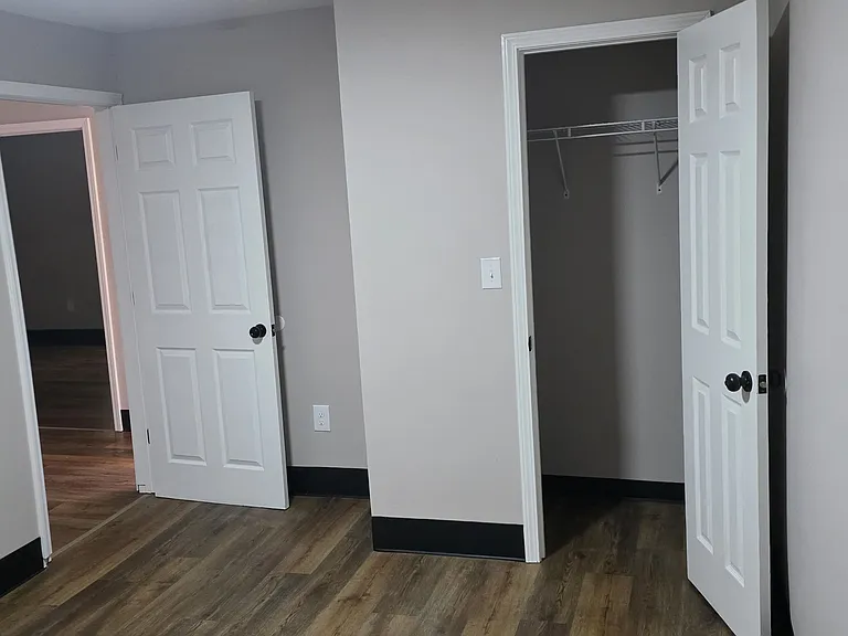325 Trinity Ln — Photo 12