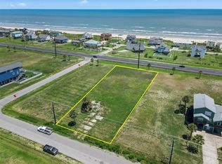 18815 Shaman Dr, Galveston, TX 77554
