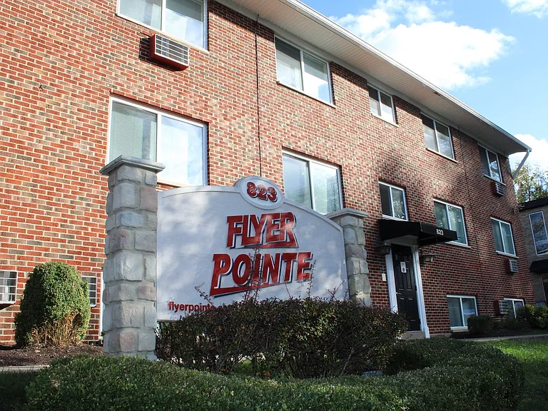Flyer Pointe — Photo 15