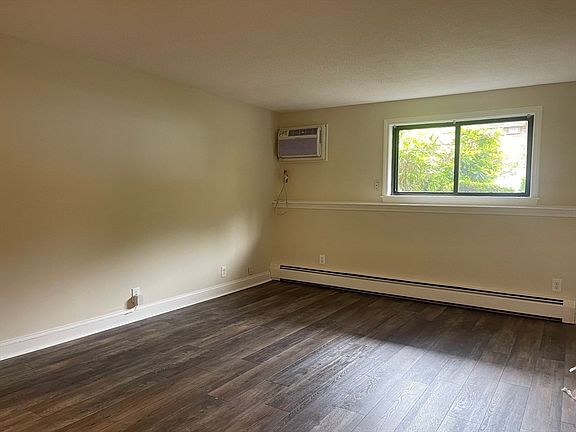 5th image of 635 W Lowell Ave Unit 8