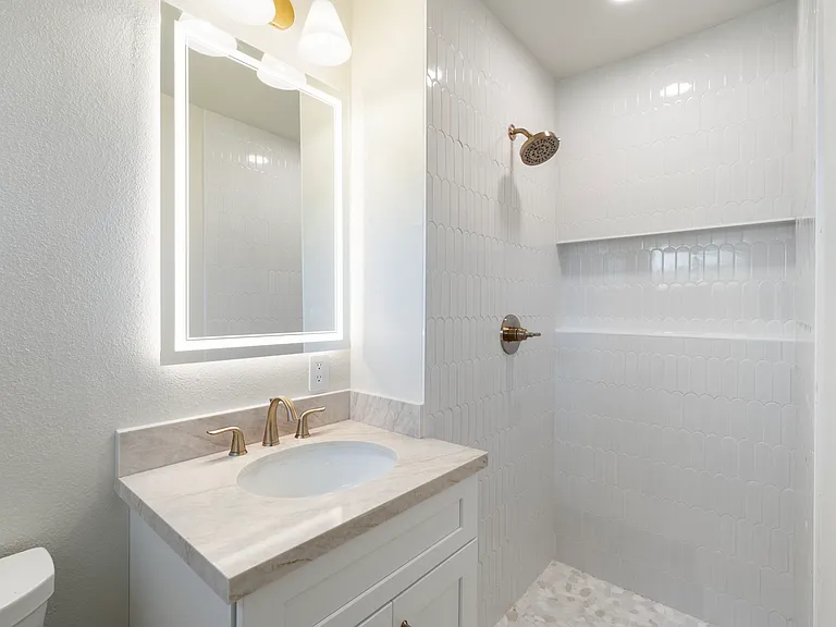 Primary suite bath, tile step-in shower