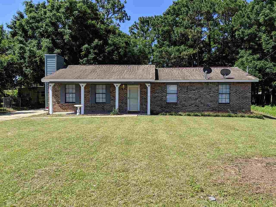 1st image of 6111 Forest Pines Dr