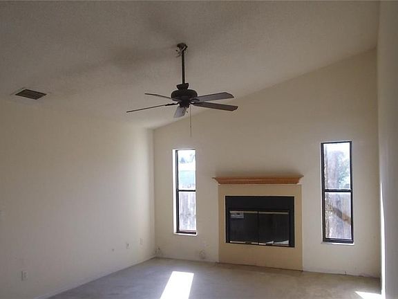 3rd image of 170 SE Duval Ave