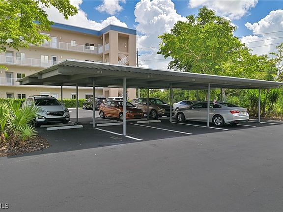 5th image of 14931 Park Lake Dr APT 211