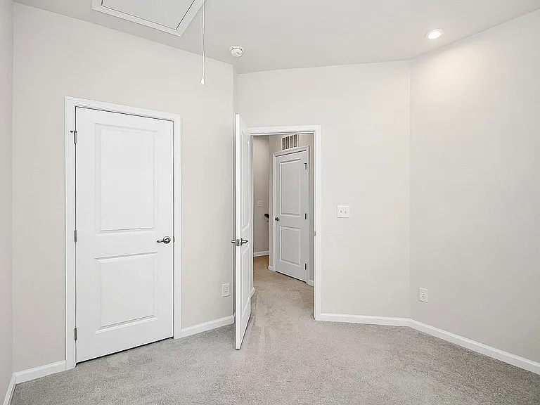 5004 Patton Dr — Photo 5