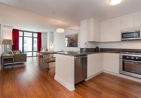 3rd image of 57 Reade St APT 6A