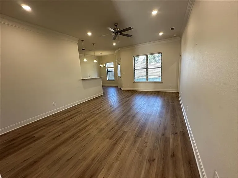 8406 Cambridge Rd — Photo 8