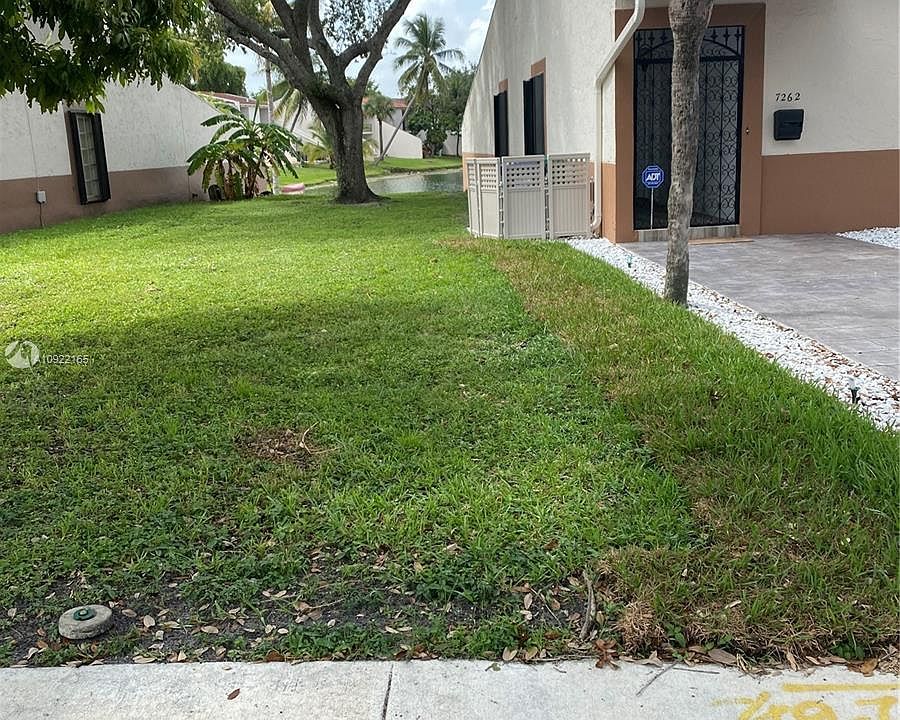 2nd image of 7262 Jacaranda Ln #7262