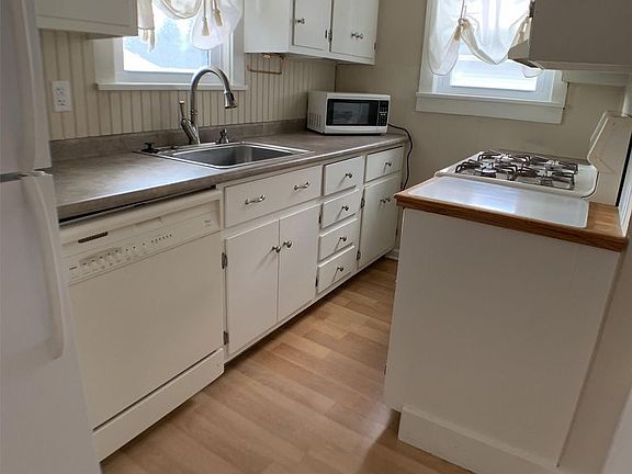 5th image of 23 Parker Ave