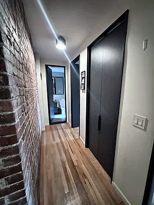 Building, photo 1