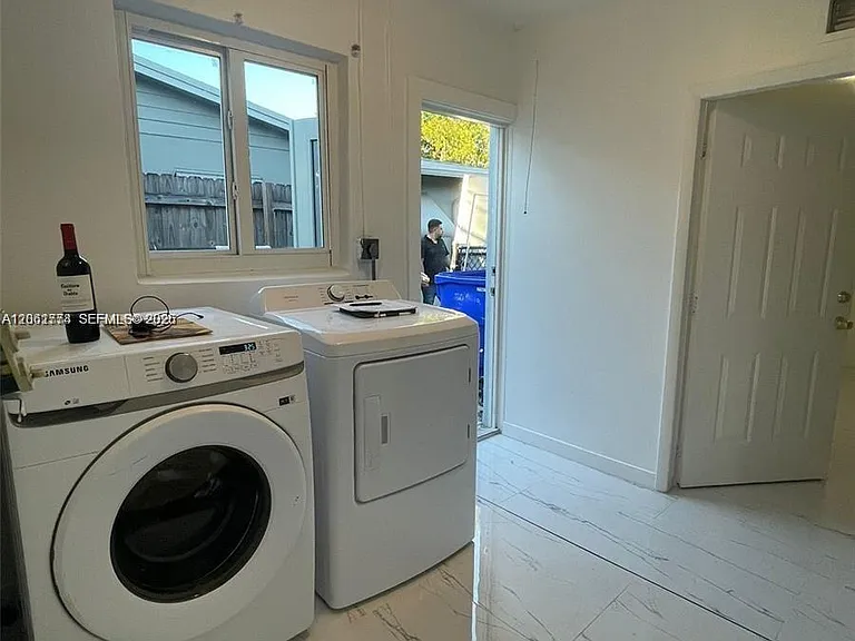 1400 N 74th Ter #EFFICIENCY — Photo 6