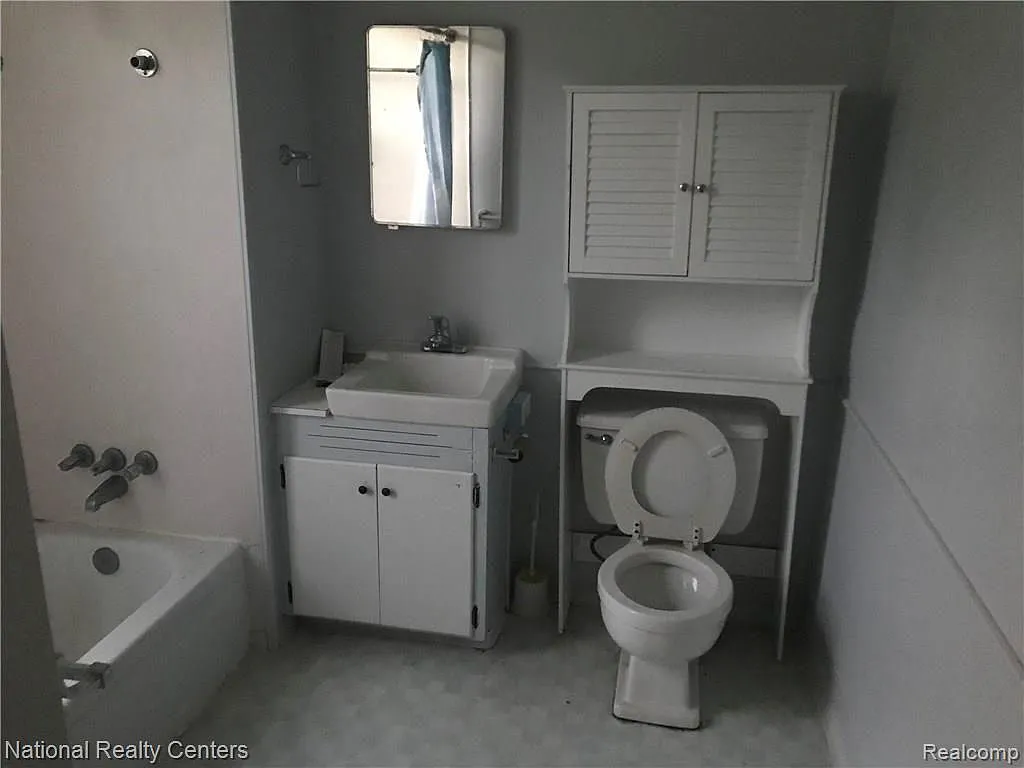 2 bed, 1.0 bath, 2212 sqft, $625 — Photo 4