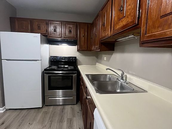 5th image of 1517 N Silver Ln APT 1B