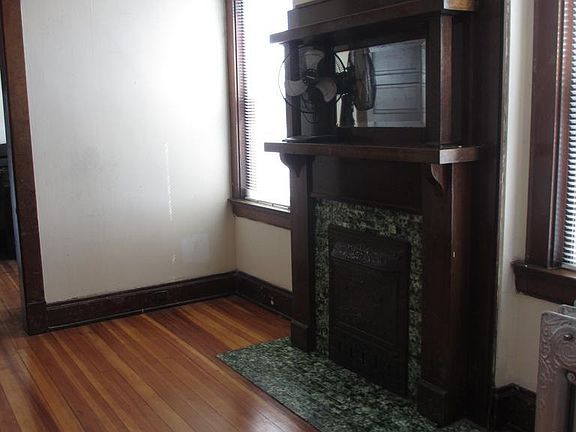 4th image of 2900 Short Vine St APT C