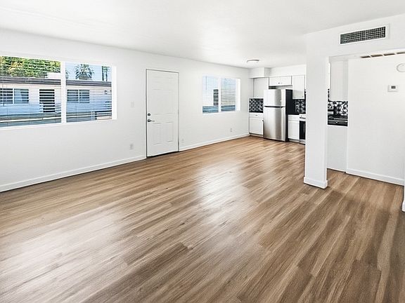 3rd image of 1808 N 31st St #8