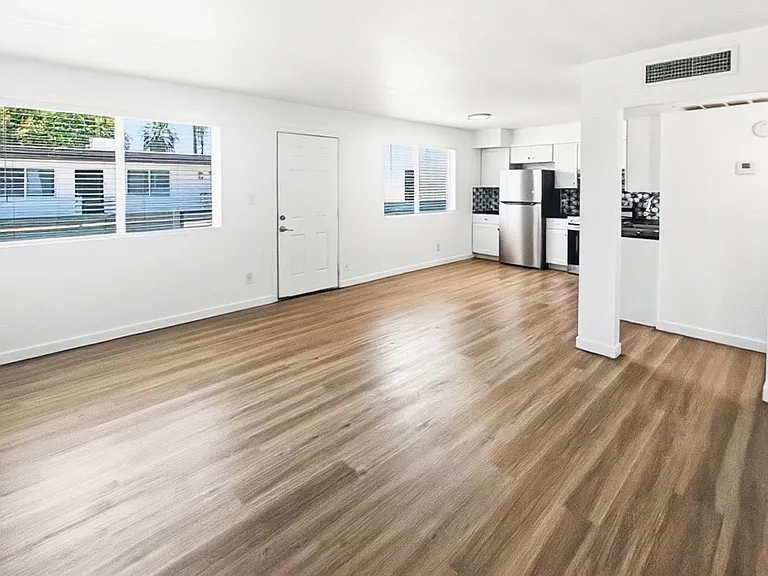1808 N 31st St #8 — Photo 2