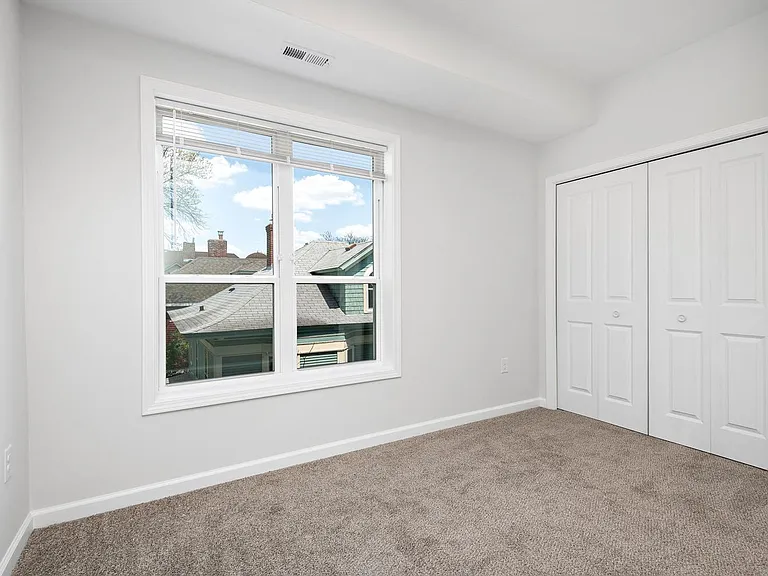 2810 Fremont Ave S — Photo 8