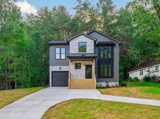 952 Lower Mill Rd, Hixson, TN 37343