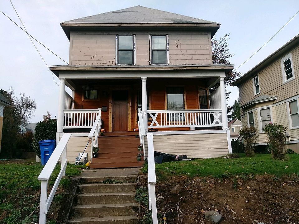 2nd image of 63 NE Morris St