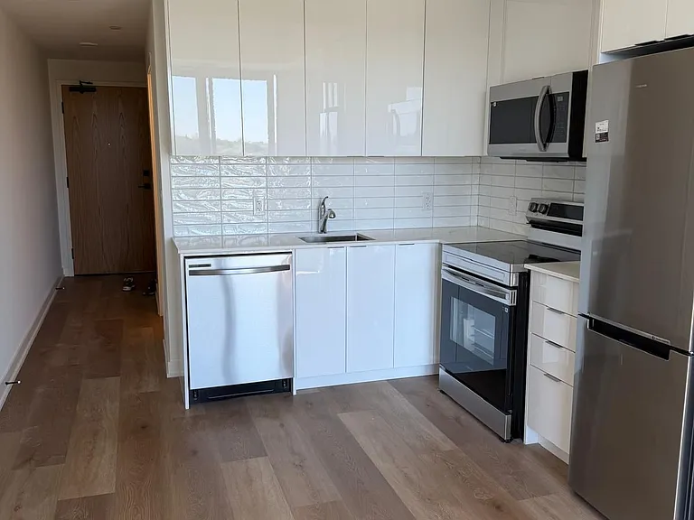 33 Erie Ave #602 — Photo 7