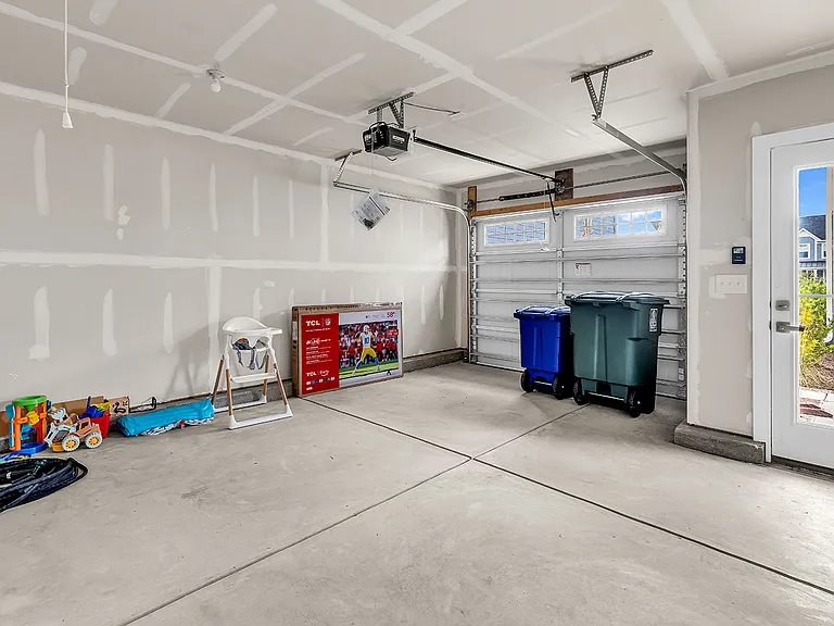 2504 Rowyn St — Photo 37