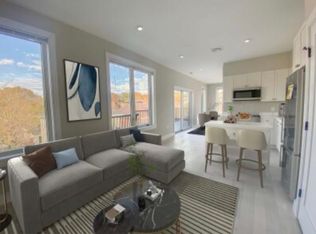 194 Green St #301, Jamaica Plain, MA 02130