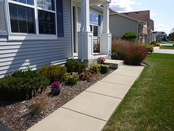 2nd image of 525 Moorfield Ave