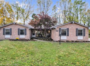 22487 Vacri Ln, Farmington Hills, MI 48335