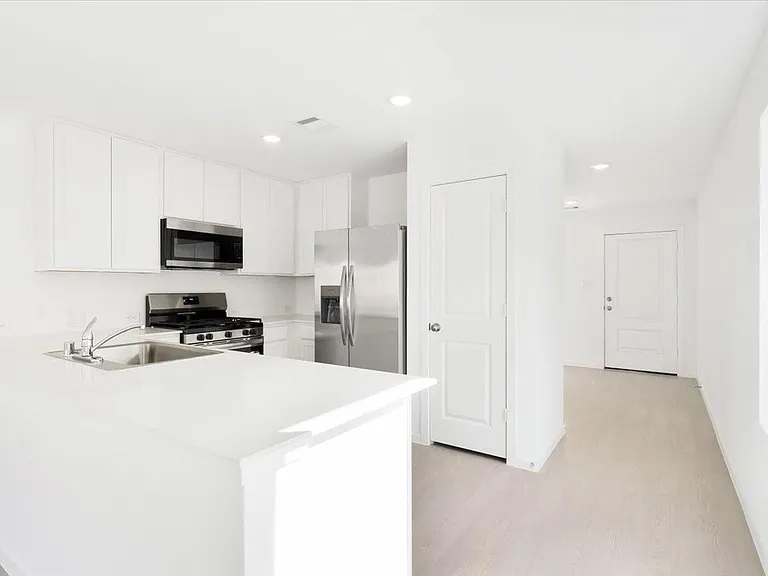 1618 Gardenia Blossom Ln — Photo 3