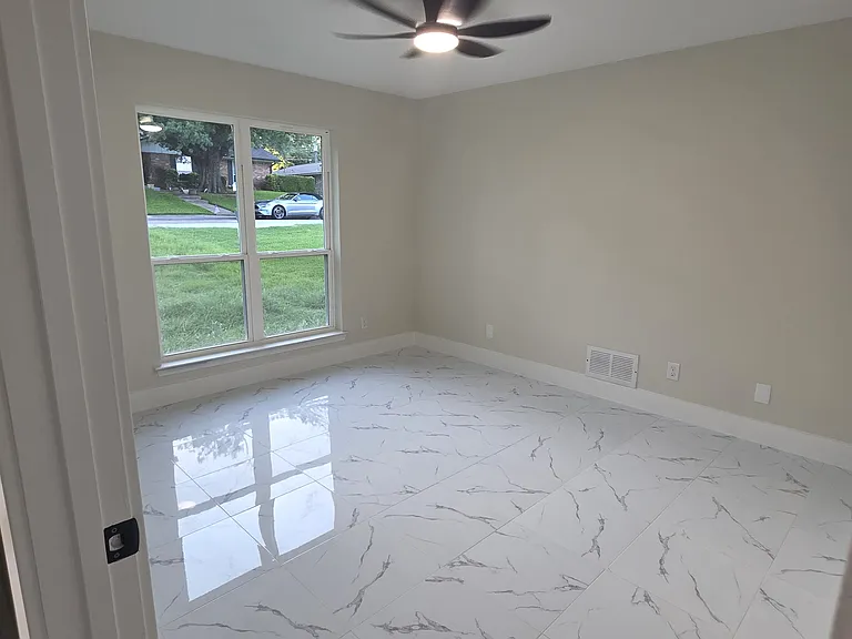 1900 Hillcrest Dr — Photo 9