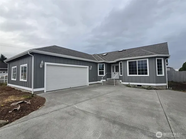 711 N Spencer Farm Place, Sequim, WA 98382