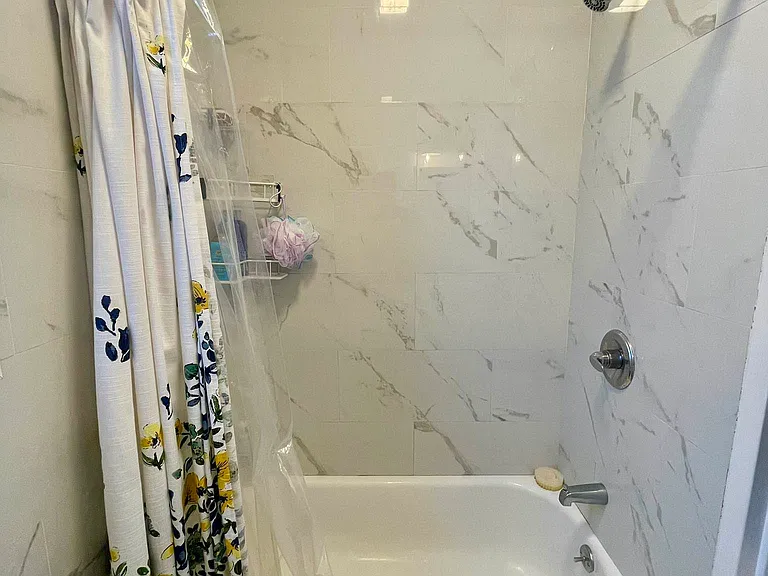 22-70 41st St #2R — Photo 10