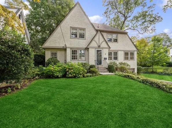 8 Pine Brook Drive, Larchmont, NY 10538