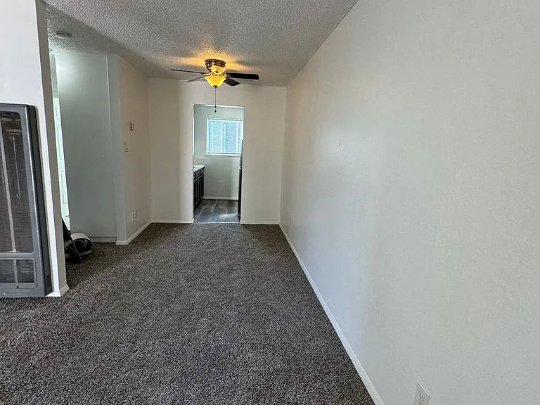 212 D Street — Photo 4