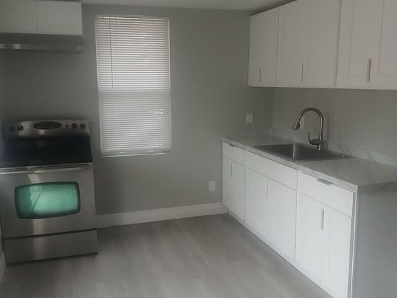 5th image of 4436 Plum St
