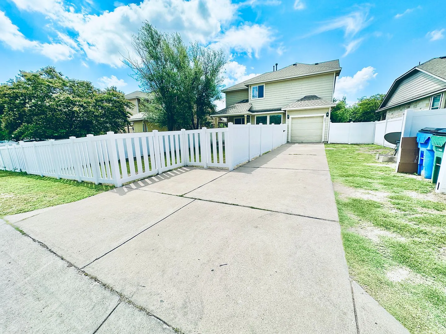 Spacious 3BR Home in Pflugerville at Highland Park | 2 Living Areas & 2-Car Garage — Photo 4