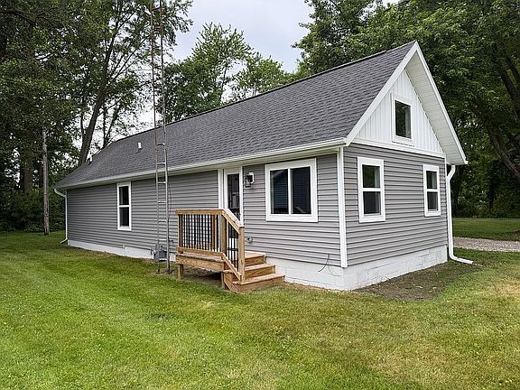 3rd image of 24249 Draper Dr