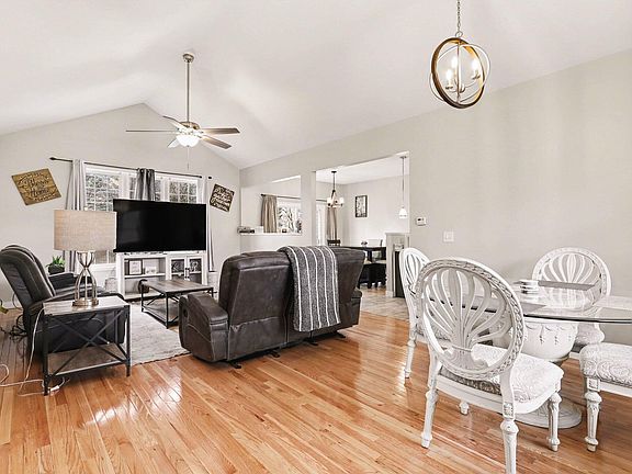 5th image of 183 Abbington Cir