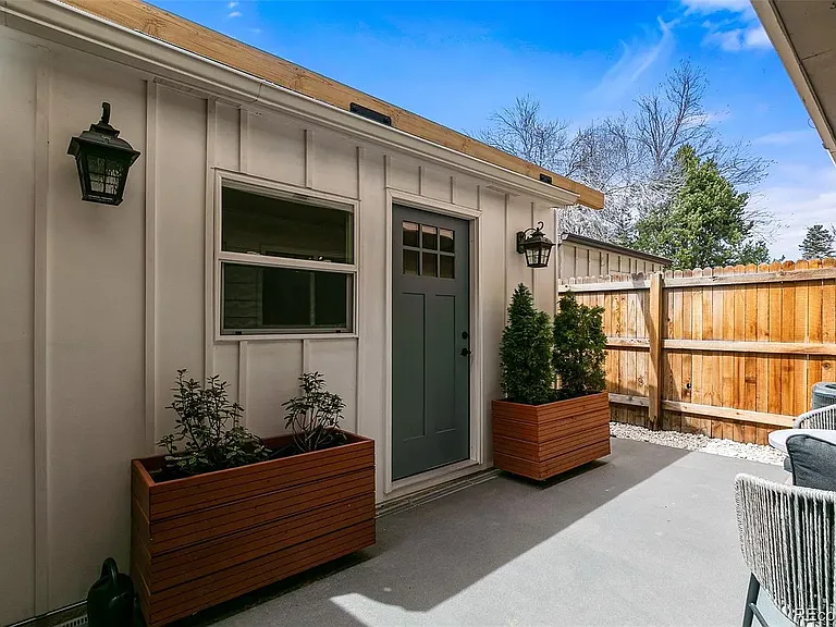 474 S Carr St — Photo 17
