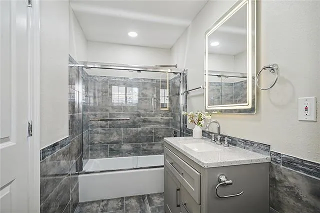 3821 Haring Rd — Photo 11