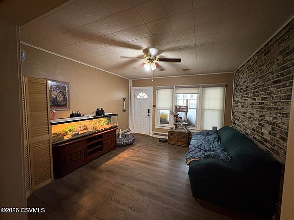 5th image of 483 W Main St